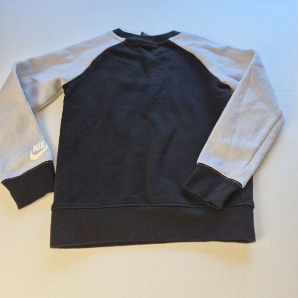 Nike 3-4 Years Black & White Sweat Shirt 60% Cotton 40% Polyester. Warm & Cozy. - Picture 5 of 9